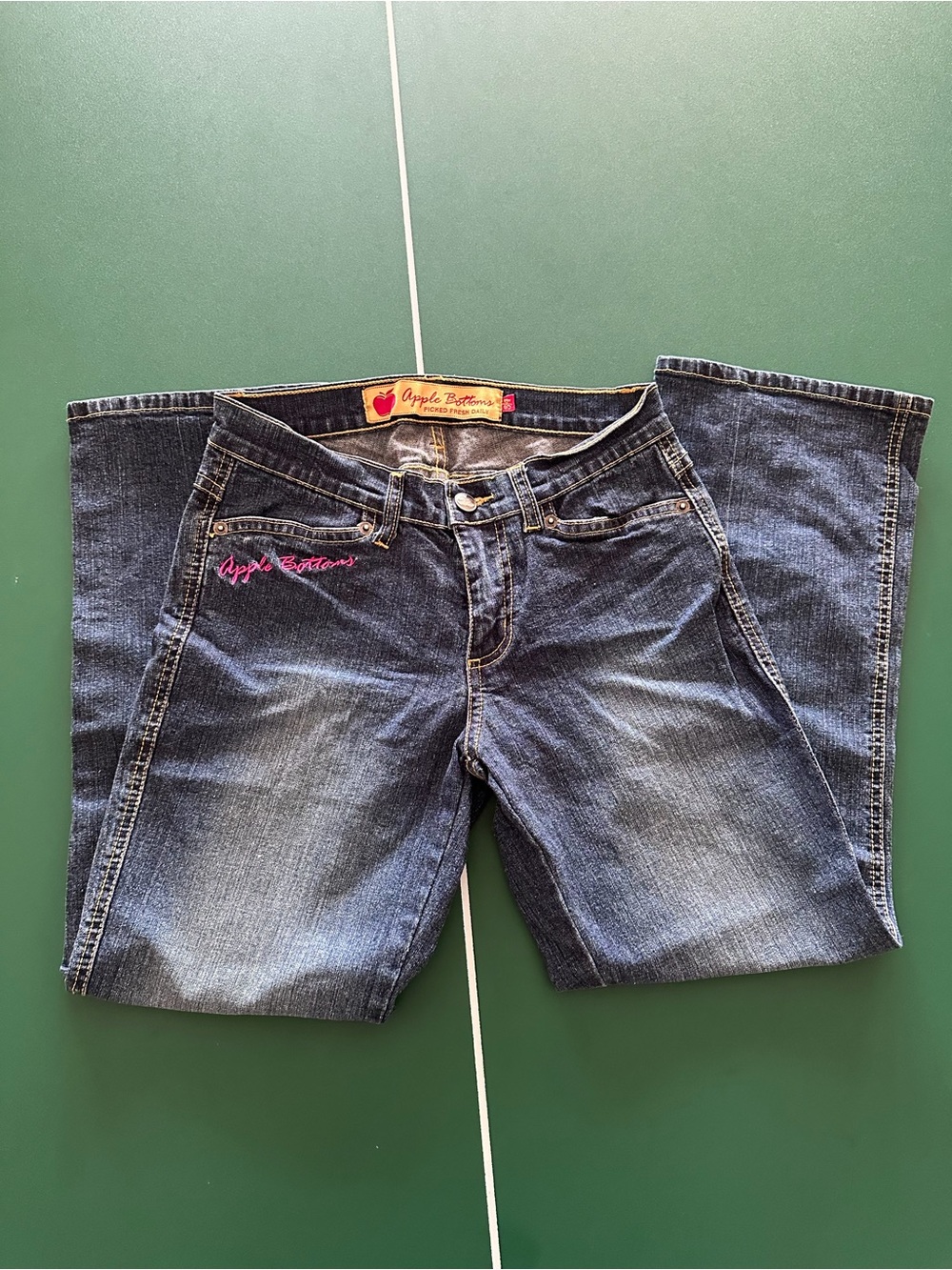 Apple Bottoms Capri